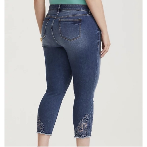 Torrid 18 Crop Skinny Jeans Lace Cuff - Picture 1 of 16